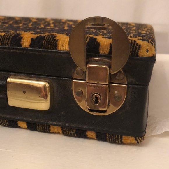 Trendy Rare Vintage Black & Mustard Briefcase🎊 - Picture 7 of 15
